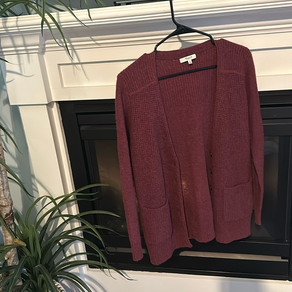 Madewell maroon cardigan, size Small. No rips or stains!